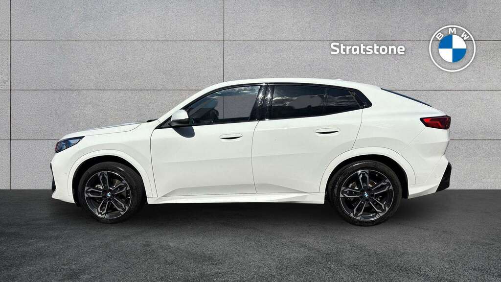 BMW iX2 230Kw Xdrive30 M Sport 65Kwh 2025 White #4