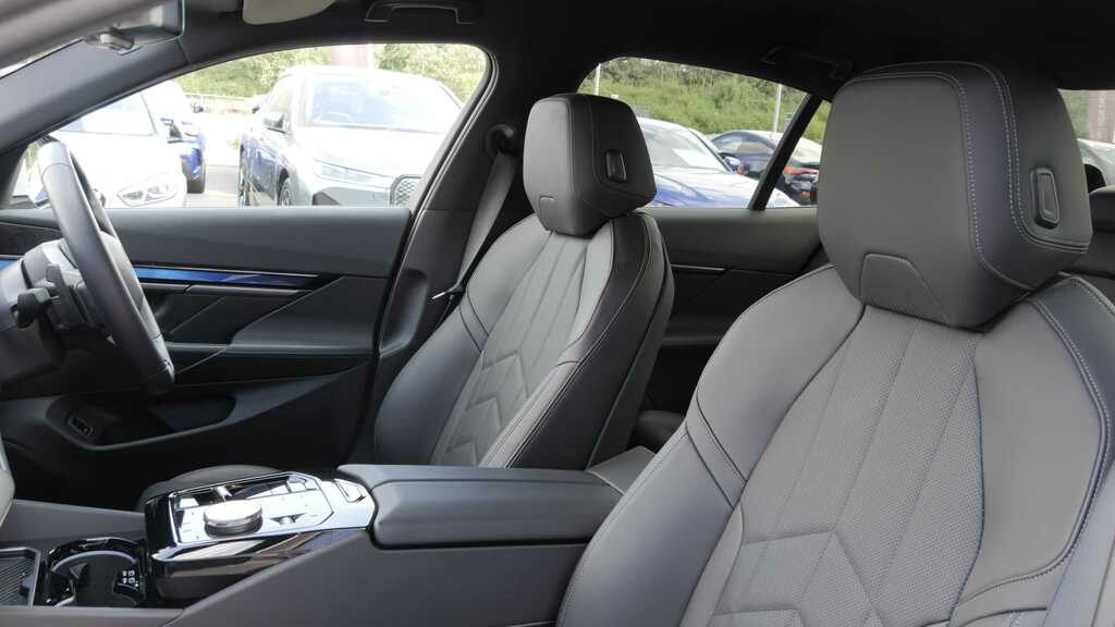 BMW i5 I5 Edrive40 M Sport Pro Touring #25