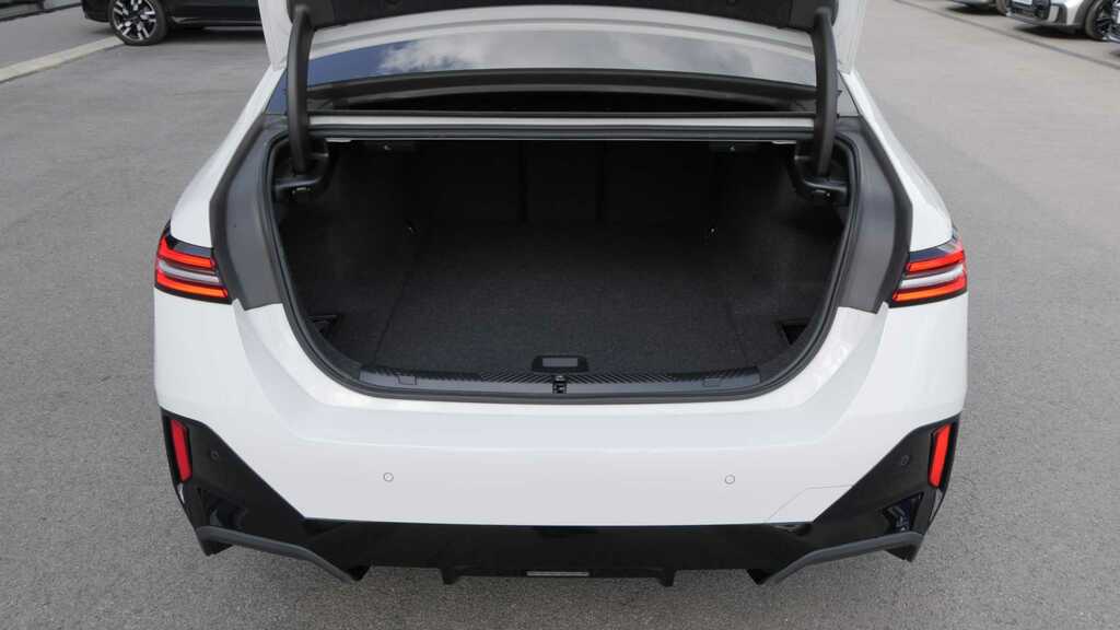BMW i5 I5 Edrive40 M Sport Pro Touring #13
