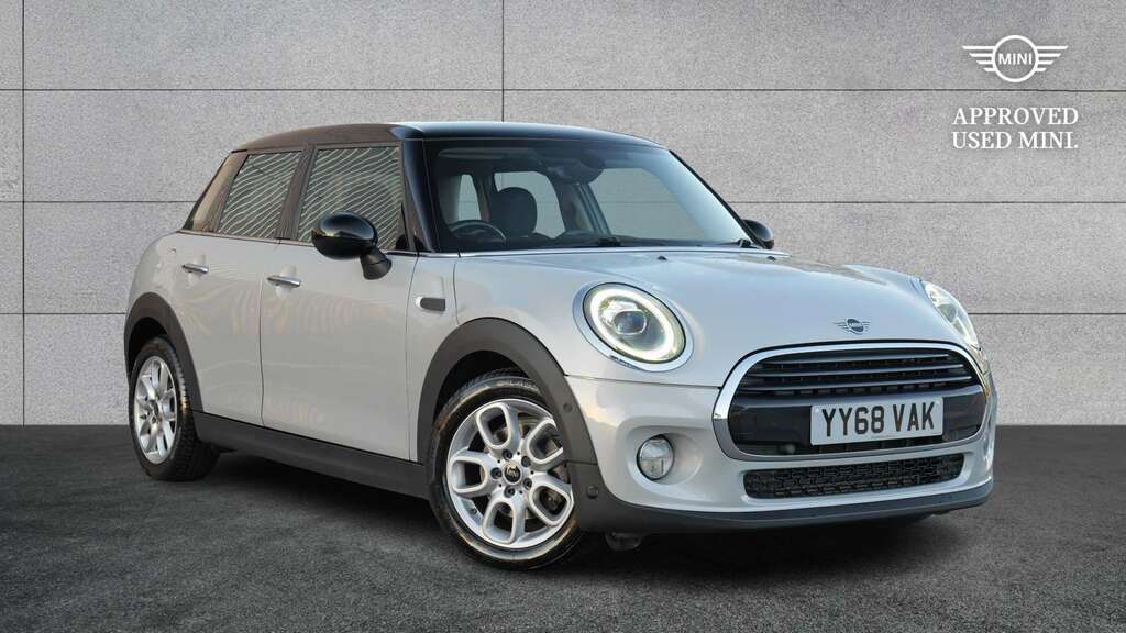 Mini Hatch 1.5 Cooper Classic II Comfortnav Pack White