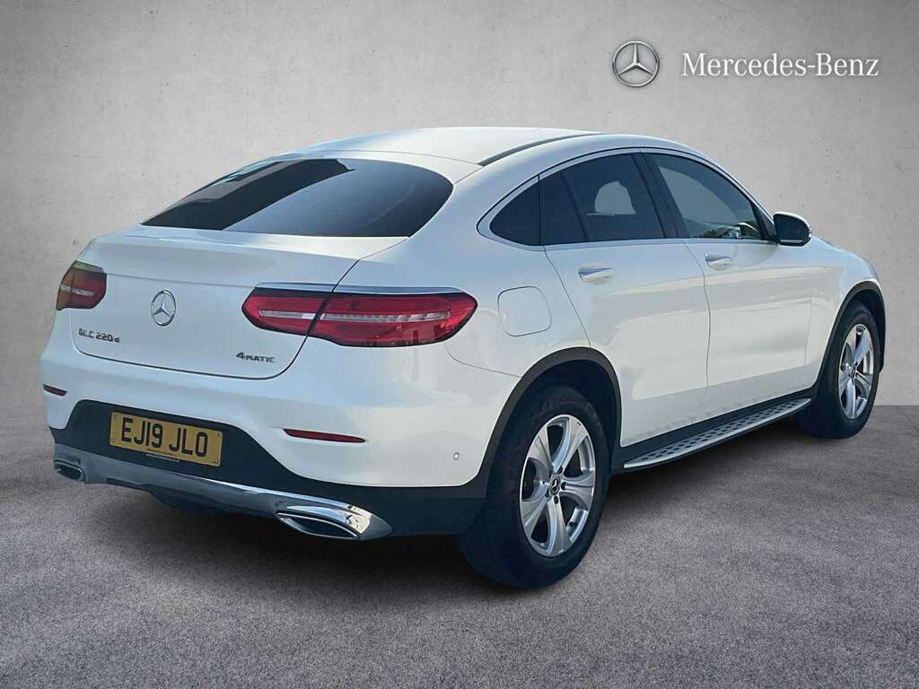 Mercedes-Benz GLC Class Glc 220D 4Matic Sport Premium 9G-tronic 2019 White #4