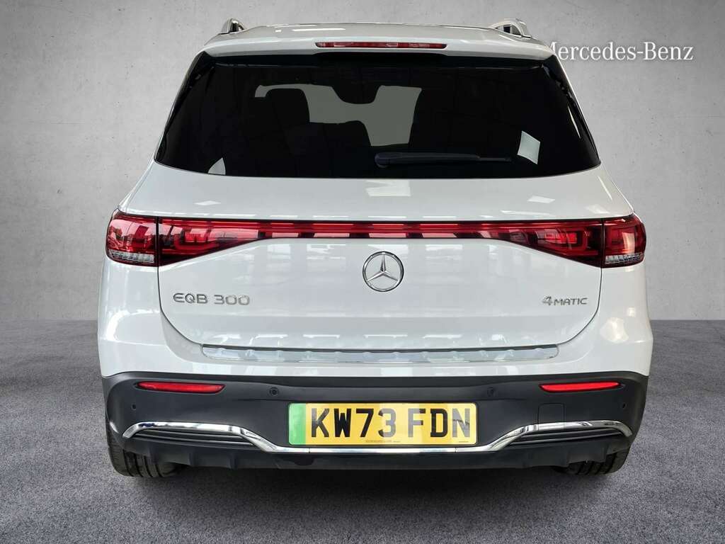 Mercedes-Benz EQB 300 4M 168Kw Amg Line Premium 66.5Kwh 202 White #4