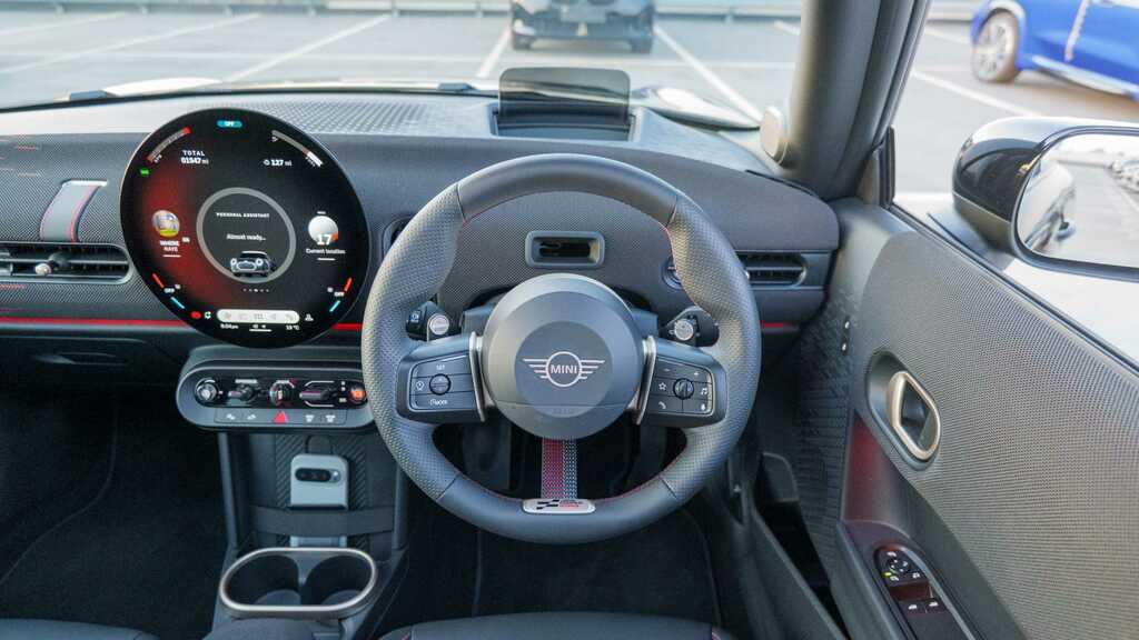 Mini Hatch 1.5 C Sport Level 3 2026 Black #5