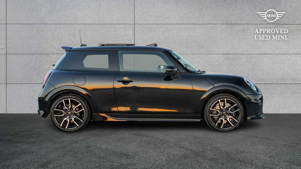 Mini Hatch 1.5 C Sport Level 3 2026 Black #3