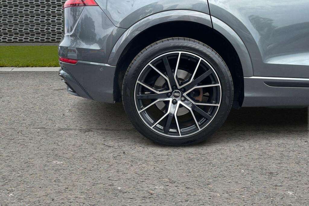 Audi Q8 55 Tfsi Quattro Vorsprung Tiptronic 2021 Grey #3