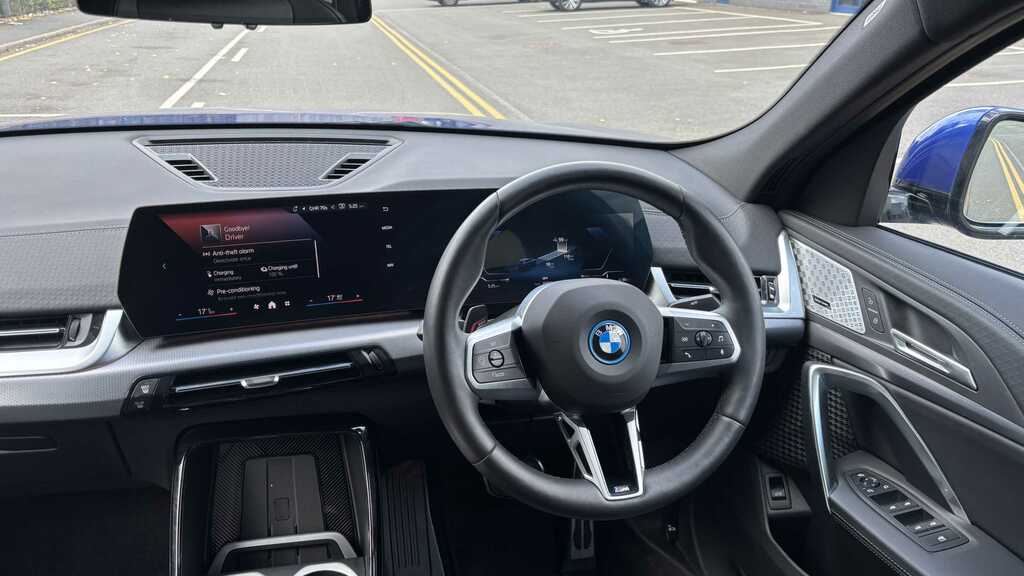 BMW iX2 150Kw Edrive20 M Sport 65Kwh 2025 Blue #5