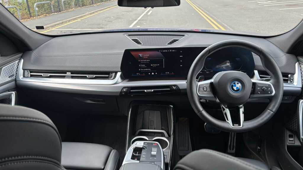 BMW iX2 150Kw Edrive20 M Sport 65Kwh 2025 Blue #4