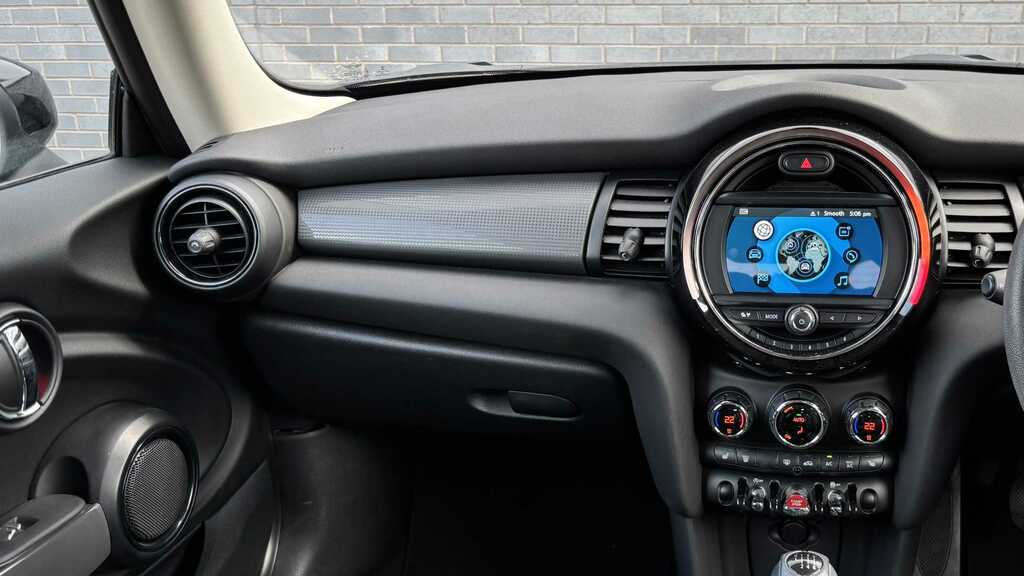Mini Hatch 1.5 Cooper Classic II 2020 Green #6