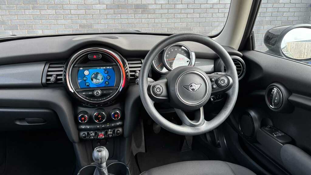 Mini Hatch 1.5 Cooper Classic II 2020 Green #5