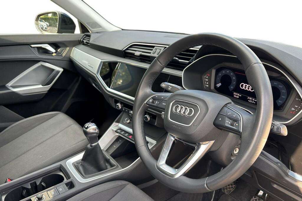 Audi Q3 35 Tfsi Technik 2023 Black #6