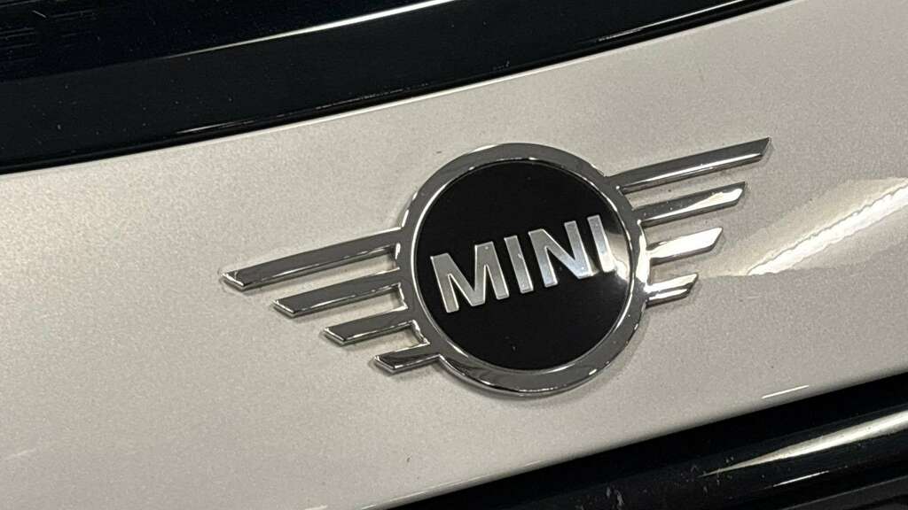 Mini Clubman 1.5 Cooper Classic Steptronic Eu... Red #23