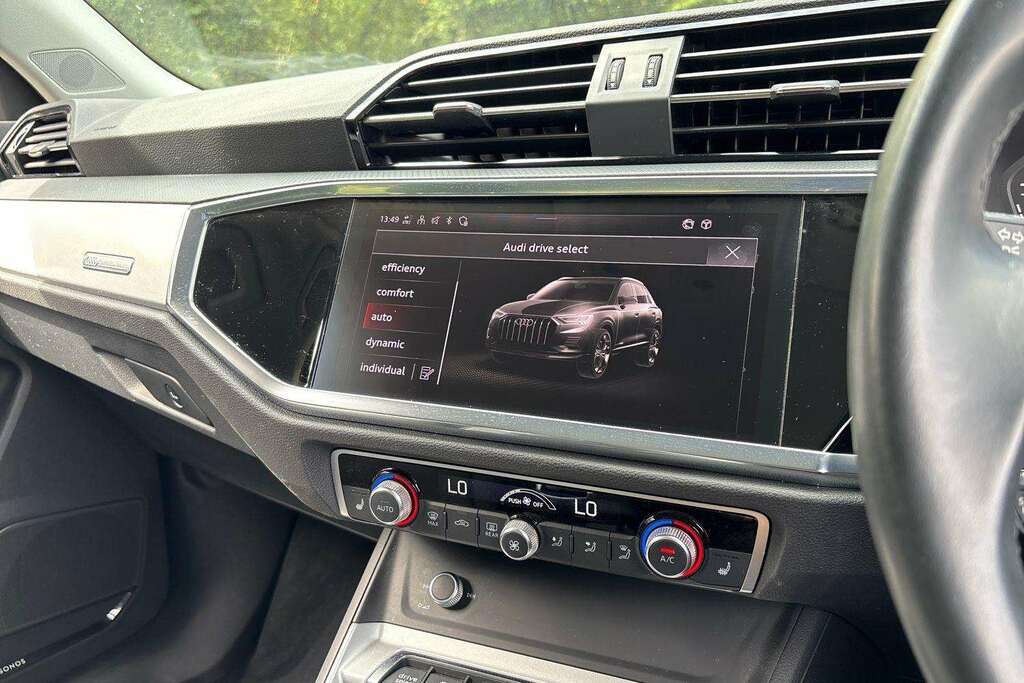 Audi Q3 35 Tfsi Black Edition S Tronic 20 Alloy White #30