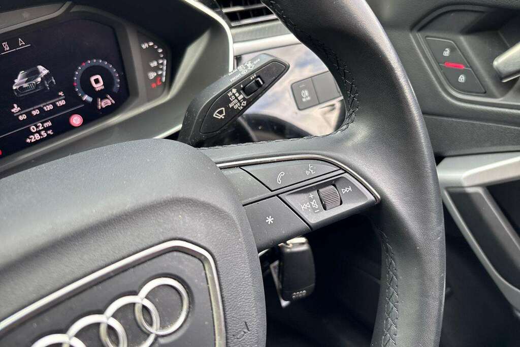 Audi Q3 35 Tfsi Black Edition S Tronic 20 Alloy White #17