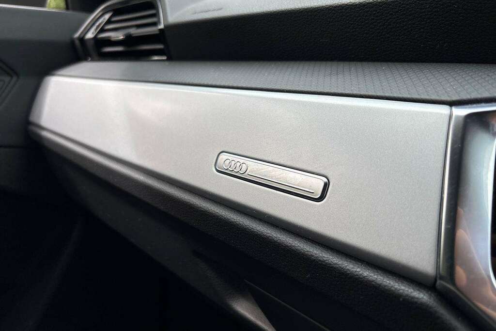 Audi Q3 35 Tfsi Black Edition S Tronic 20 Alloy White #37