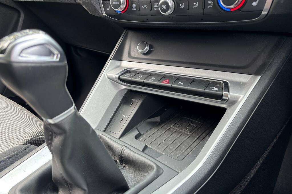 Audi Q3 35 Tfsi Black Edition S Tronic 20 Alloy White #35