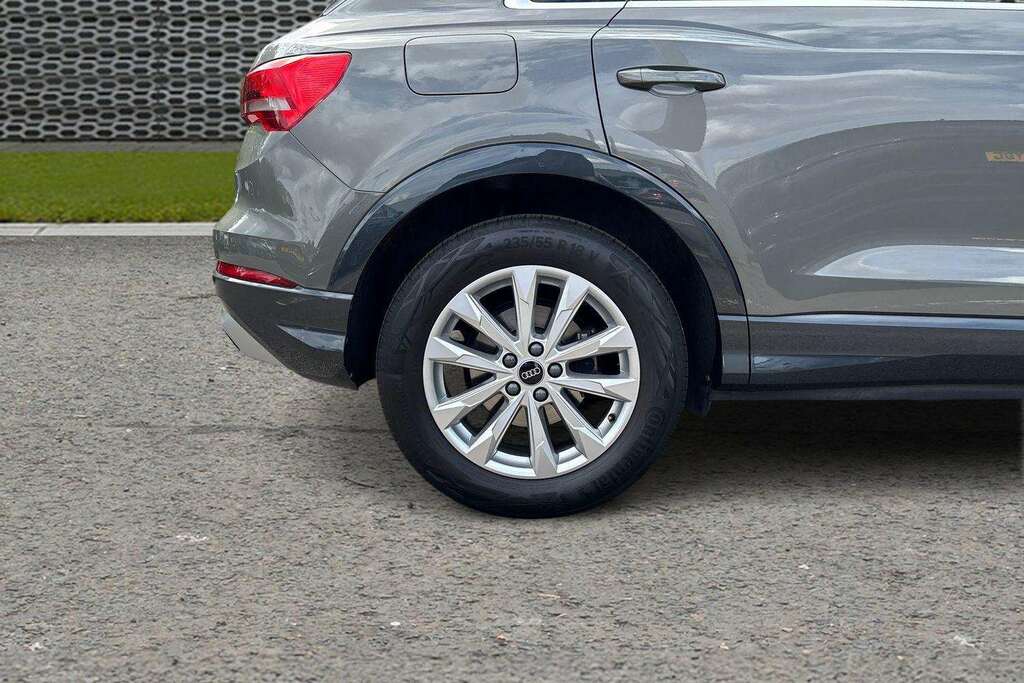 Audi Q3 35 Tfsi Black Edition S Tronic 20 Alloy White #9