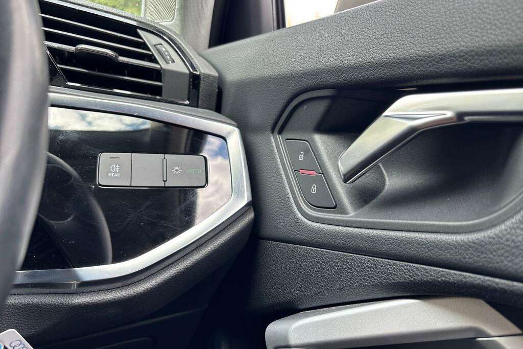 Audi Q3 35 Tfsi Black Edition S Tronic 20 Alloy White #33