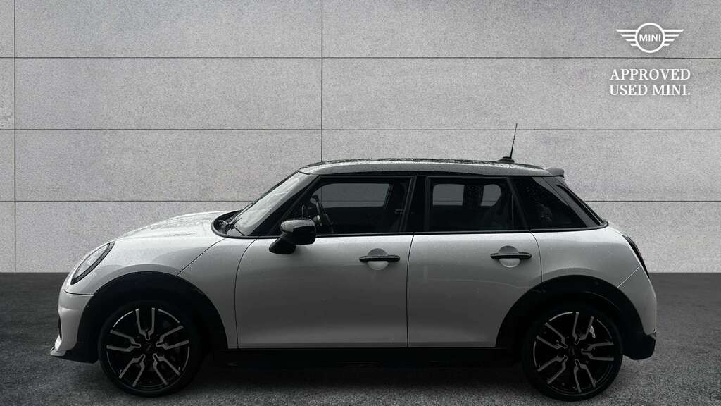Mini Hatch 1.5 C Sport 2025 YC75AOV White #4