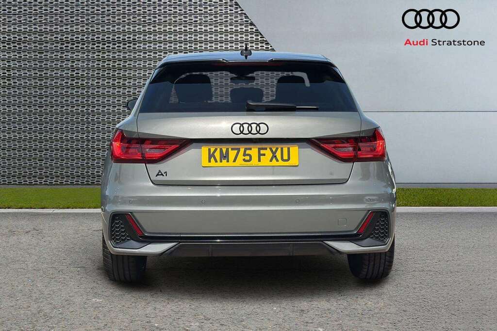 Audi A1 1.0 Tfsi 30 Black Edition Sportback S T #7
