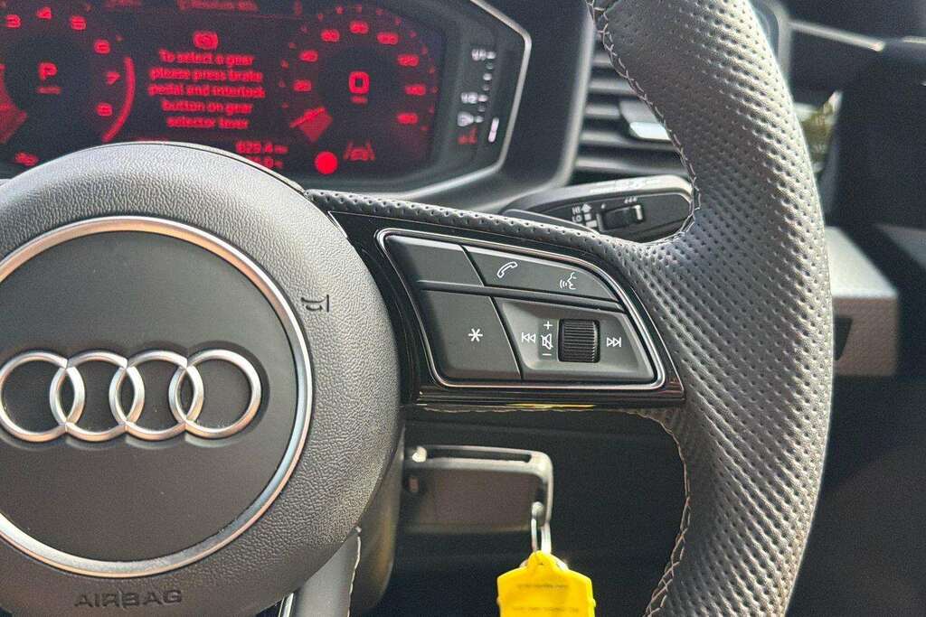 Audi A1 1.0 Tfsi 30 Black Edition Sportback S T #17