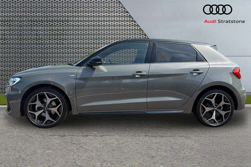 Audi A1 1.0 Tfsi 30 Black Edition Sportback S T #8