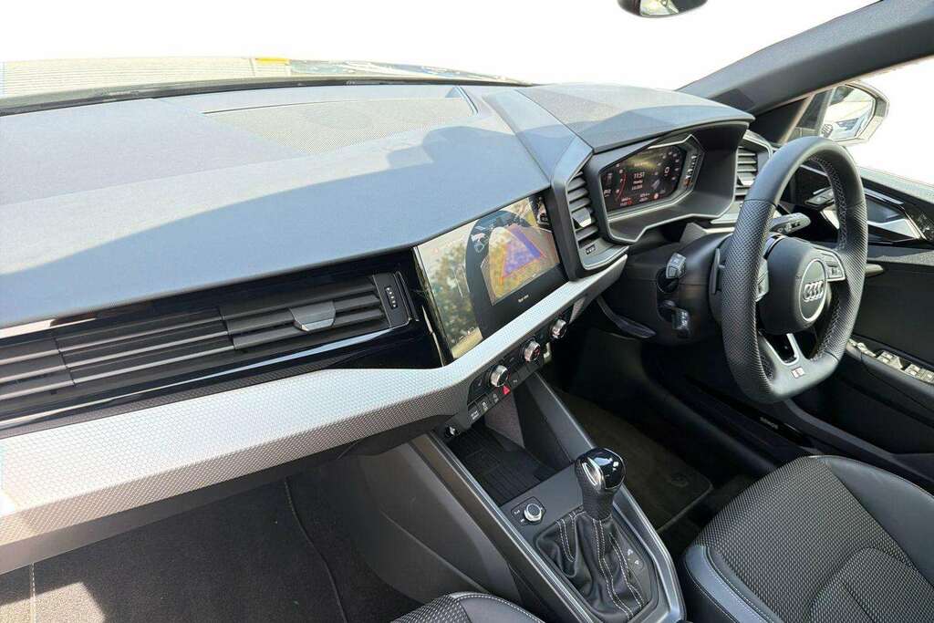 Audi A1 1.0 Tfsi 30 Black Edition Sportback S T #2
