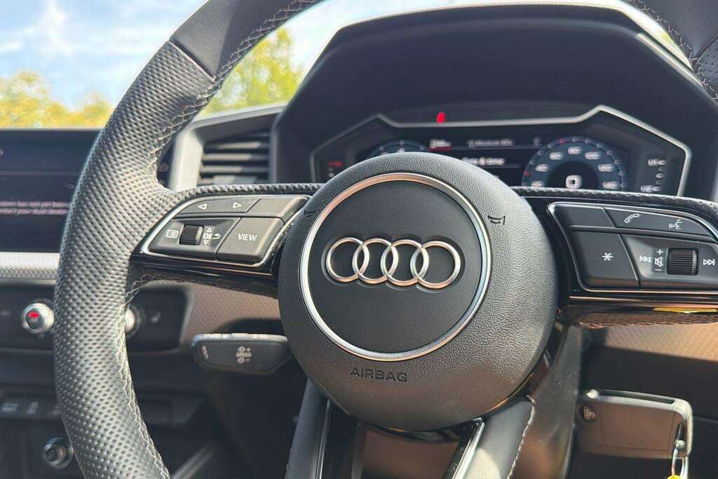 Audi A1 1.0 Tfsi 30 Black Edition Sportback S T #38