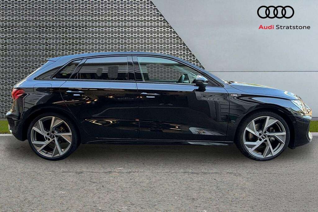 Audi A3 1.5 Tfsi 150 Black Edition S Tronic 2026 Black #4