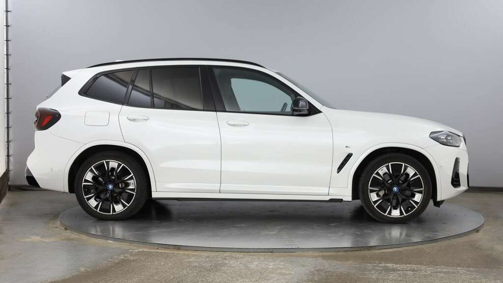 BMW iX3 210Kw M Sport Pro 80Kwh 2023 White #3