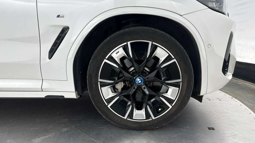 BMW iX3 210Kw M Sport Pro 80Kwh 2023 White #4