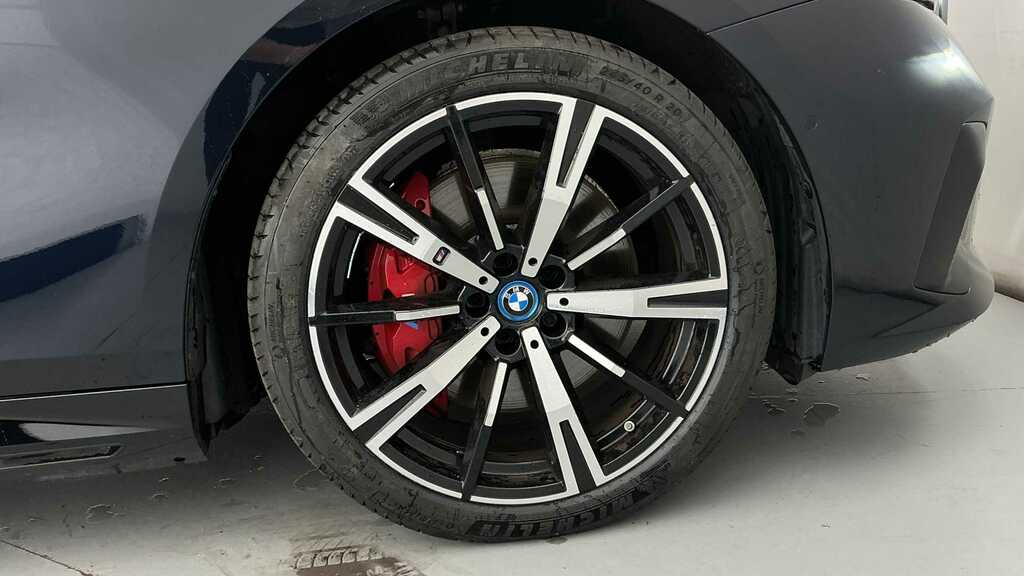 BMW i5 250Kw Edrive40 Sport Edition 84Kwh At Teccmf Black #14