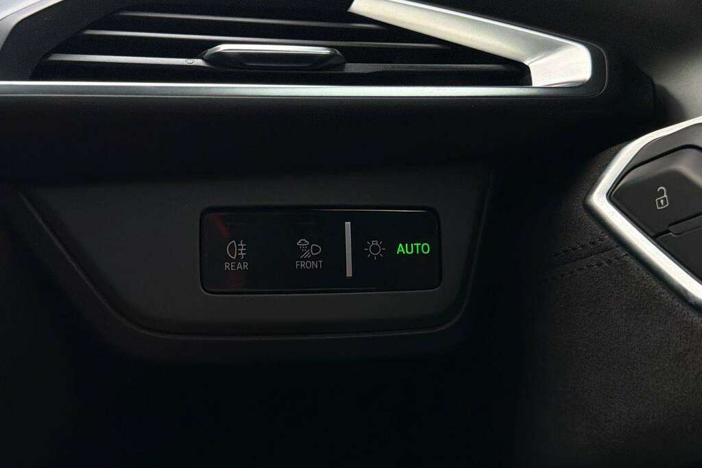 Audi E Tron GT Saloon Quattro 93.4Kwh 476 Ps Grey #33