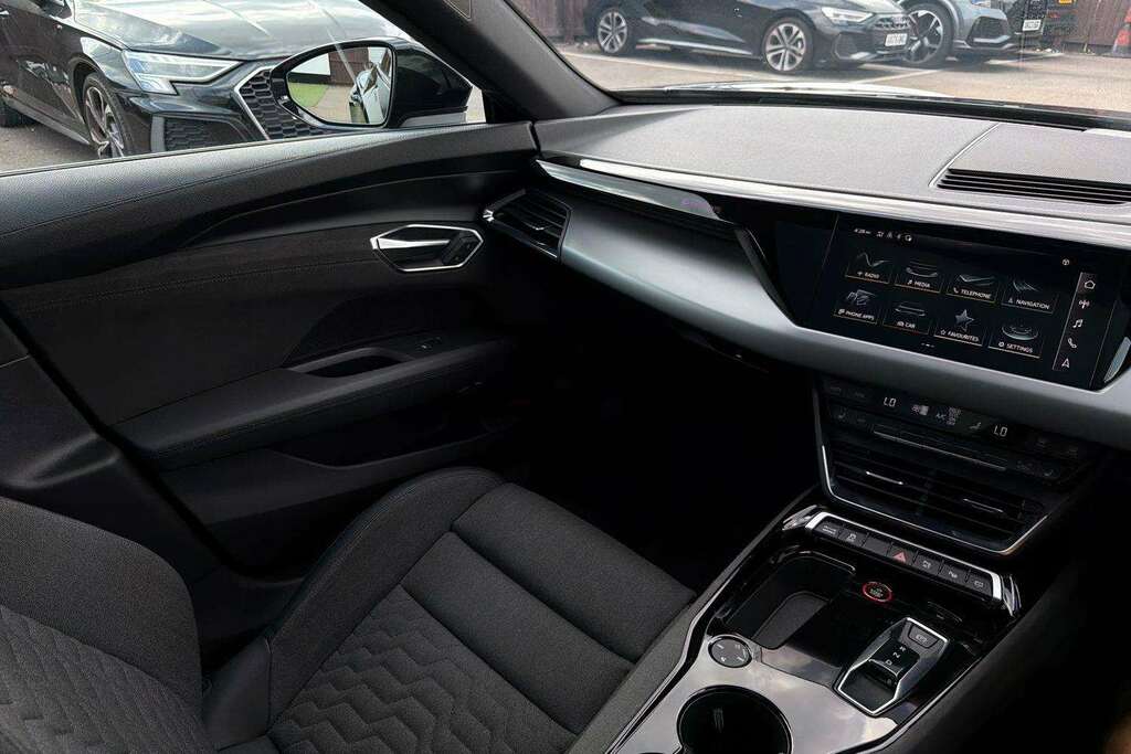 Audi E Tron GT Saloon Quattro 93.4Kwh 476 Ps Grey #38