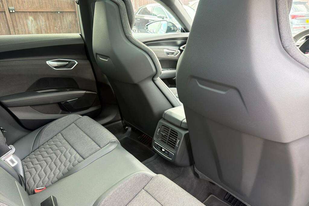 Audi E Tron GT Saloon Quattro 93.4Kwh 476 Ps Grey #23