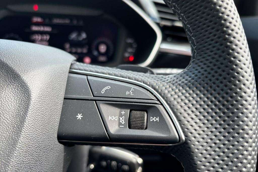 Audi Q3 35 Tdi Black Edition S Tronic 20 Alloy White #17