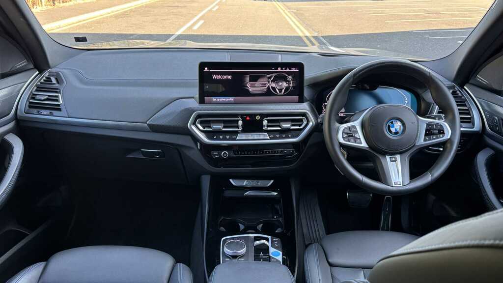 BMW iX3 210Kw M Sport Pro 80Kwh 2024 Grey #4