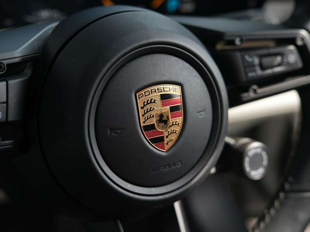 Porsche Taycan Taycan 4 Cross Black #16