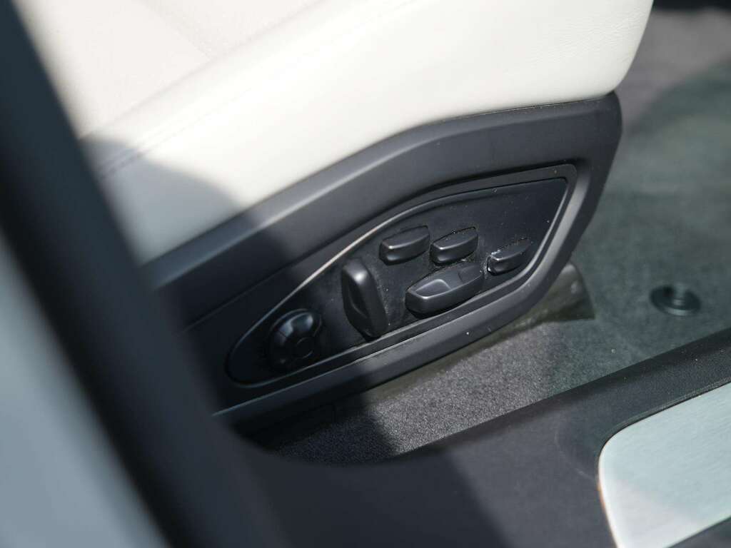 Porsche Taycan Taycan 4 Cross Black #31