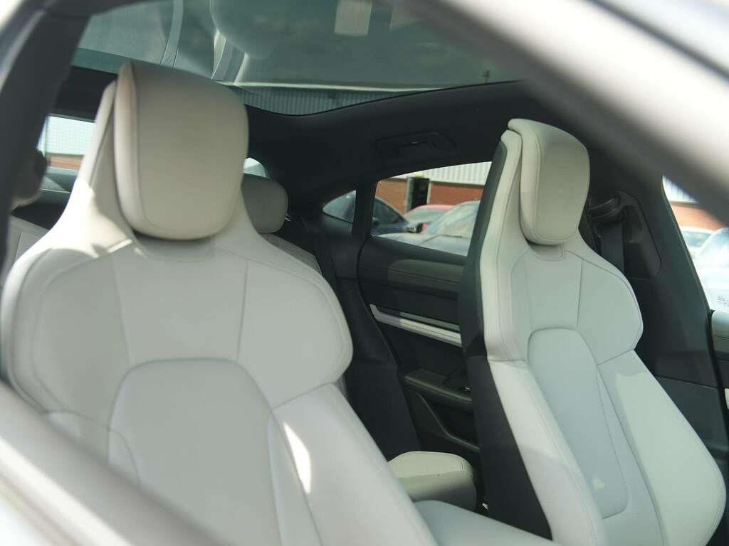 Porsche Taycan Taycan 4 Cross Black #11
