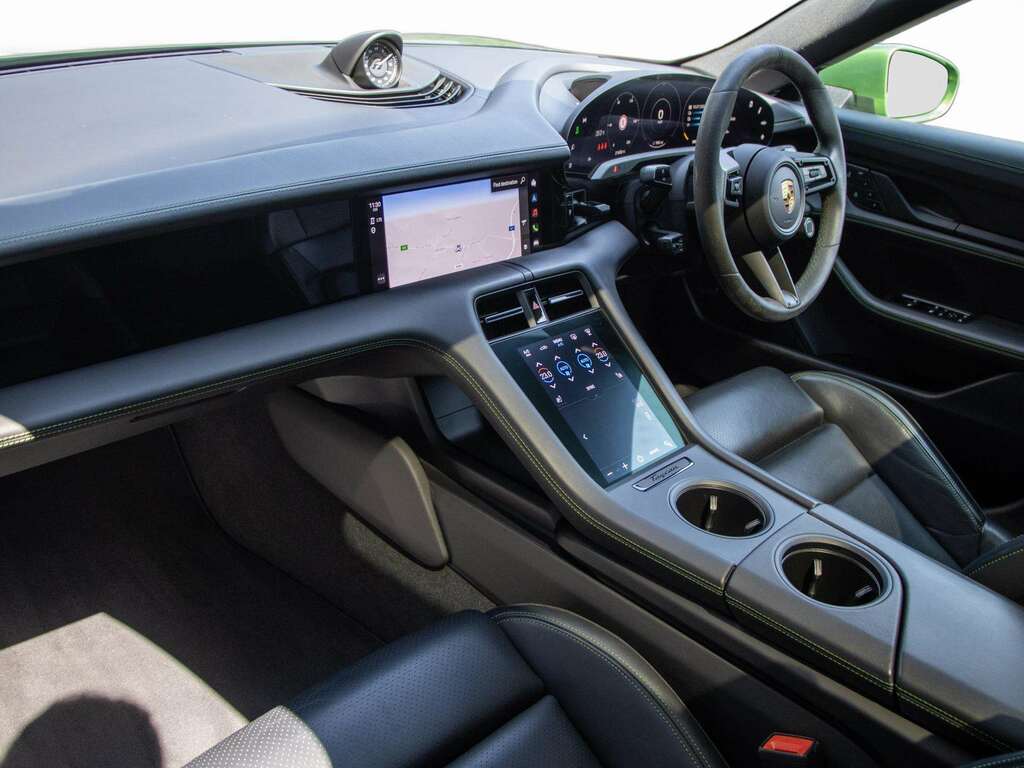 Porsche Taycan 420Kw 4S 93Kwh 2023 Green #3