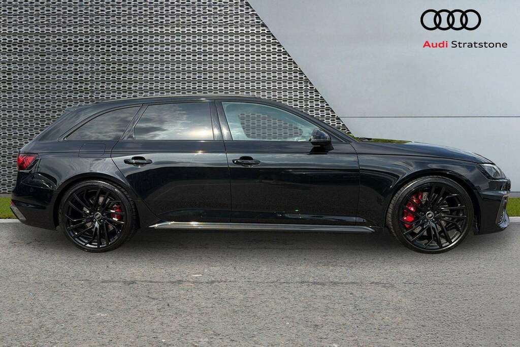 Audi RS4 Rs 4 Tfsi Quattro Carbon Black Tiptronic 2024 Black #4