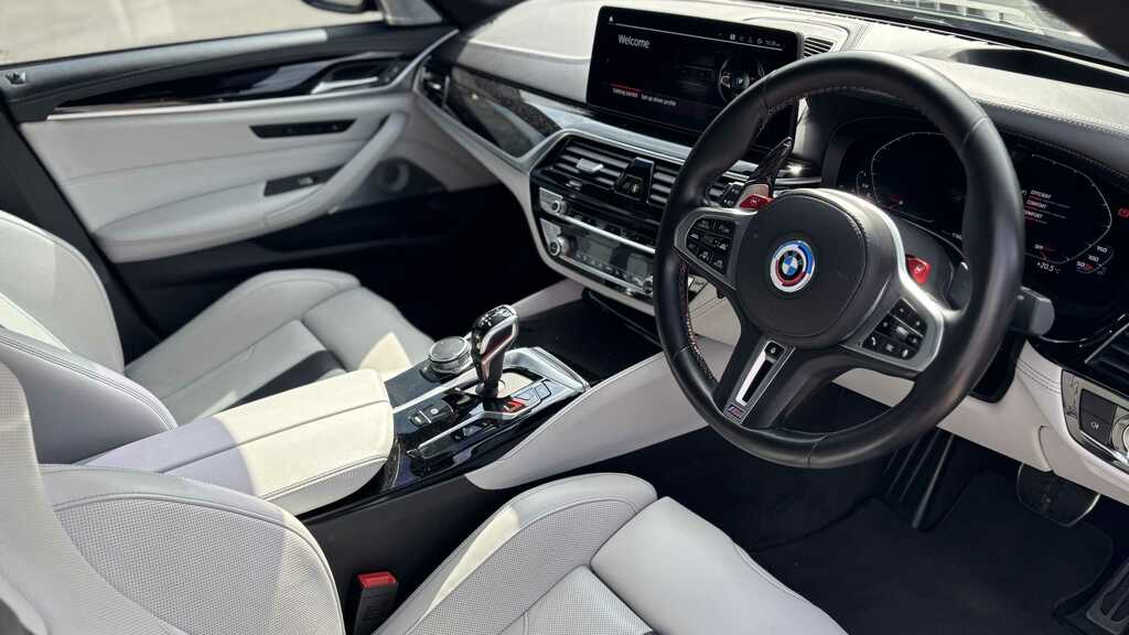 BMW M5 Competition Dct 2022 Black #4