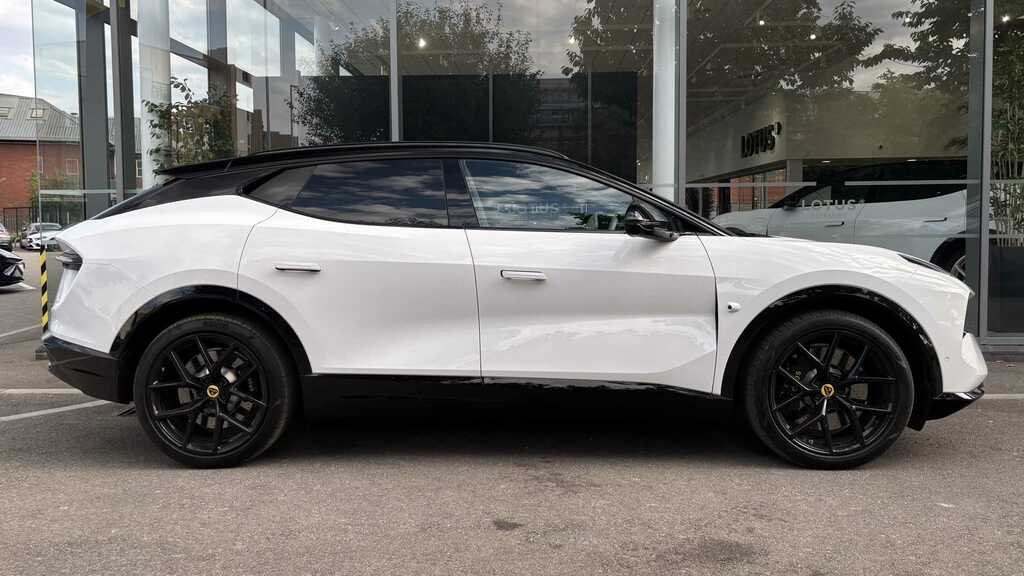 Lotus Eletre 450Kw 600 Gt 112Kwh 2026 White #2