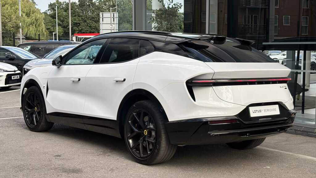 Lotus Eletre 450Kw 600 Gt 112Kwh 2026 White #4