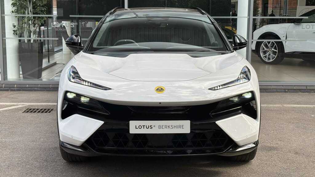 Lotus Eletre 450Kw 600 Gt 112Kwh 2026 White #3