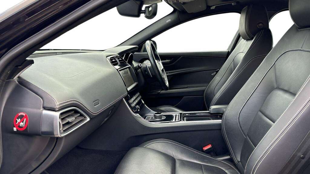 Jaguar XE 2.0 Ingenium R-sport 2018 Black #3
