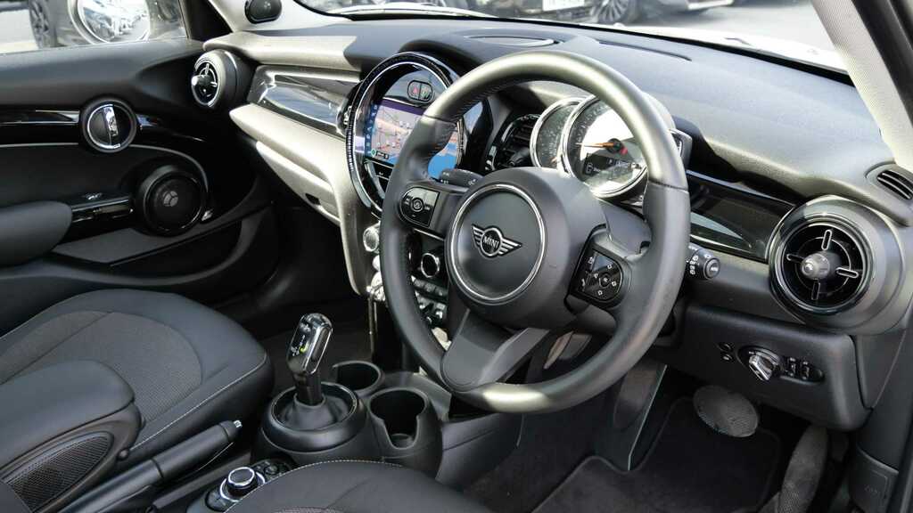 Mini Hatch 1.5 Cooper Classic Premium Plus 2022 White #5
