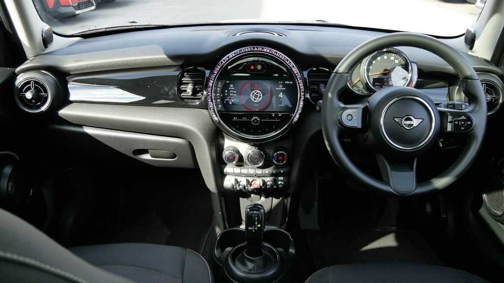 Mini Hatch 1.5 Cooper Classic Premium Plus 2022 White #3