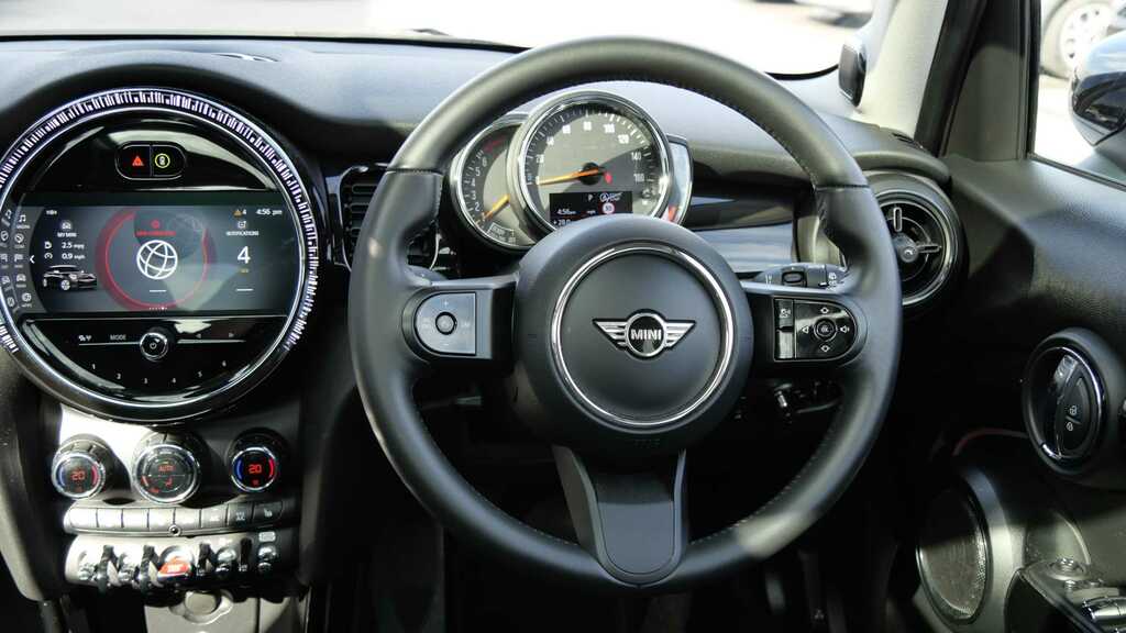 Mini Hatch 1.5 Cooper Classic Premium Plus 2022 White #4