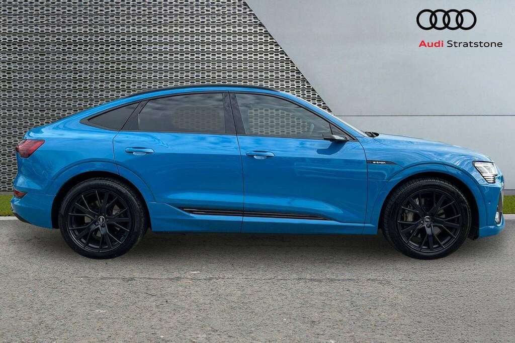 Audi E-tron 300Kw 55 Quattro 95Kwh Launch Edition 202 Blue #4